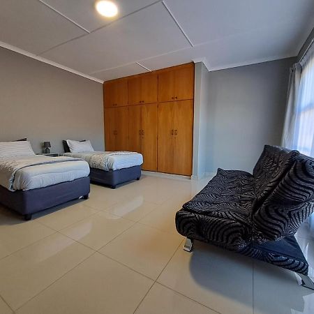 Rocky Hills Guesthouse Piet Retief Exterior foto
