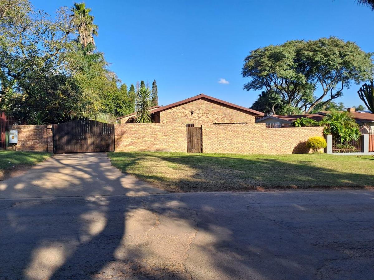 Rocky Hills Guesthouse Piet Retief Exterior foto