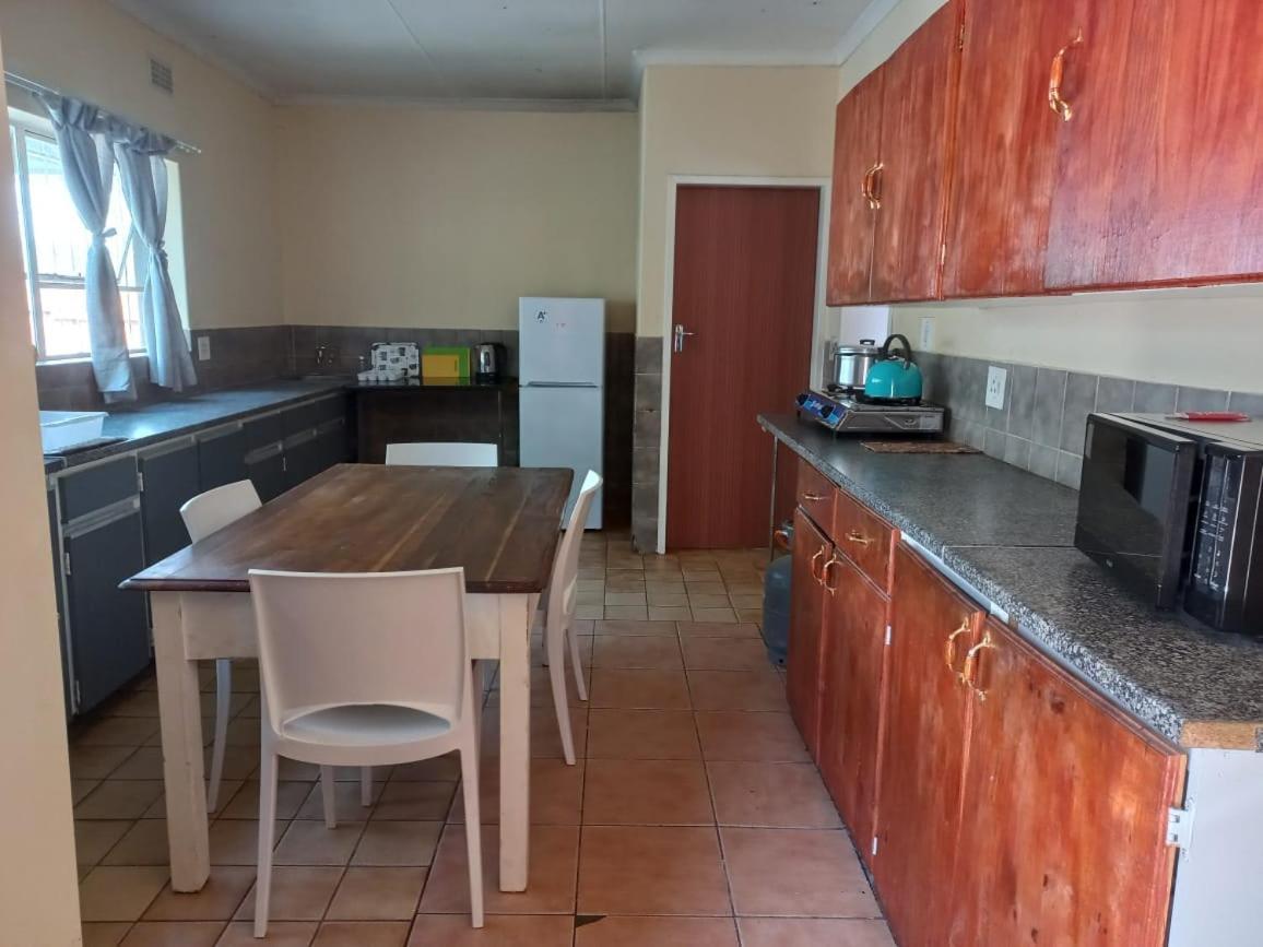 Rocky Hills Guesthouse Piet Retief Exterior foto