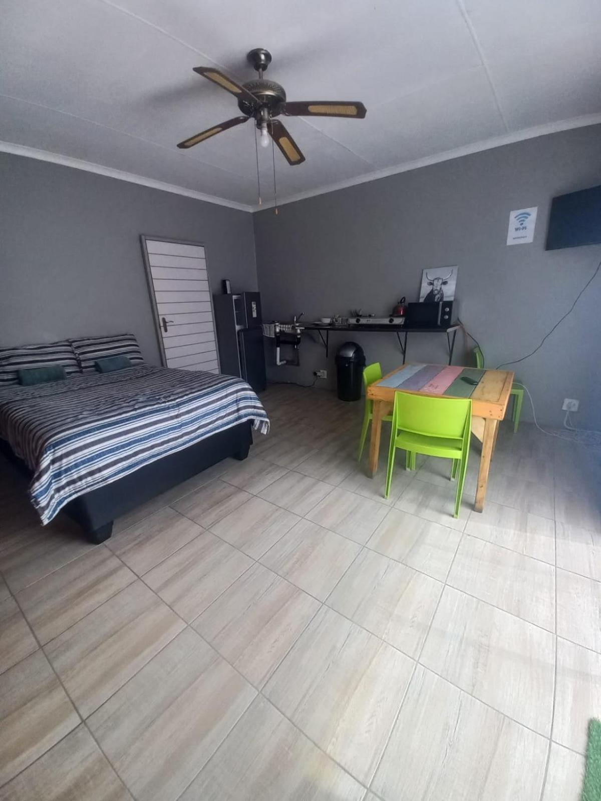 Rocky Hills Guesthouse Piet Retief Exterior foto