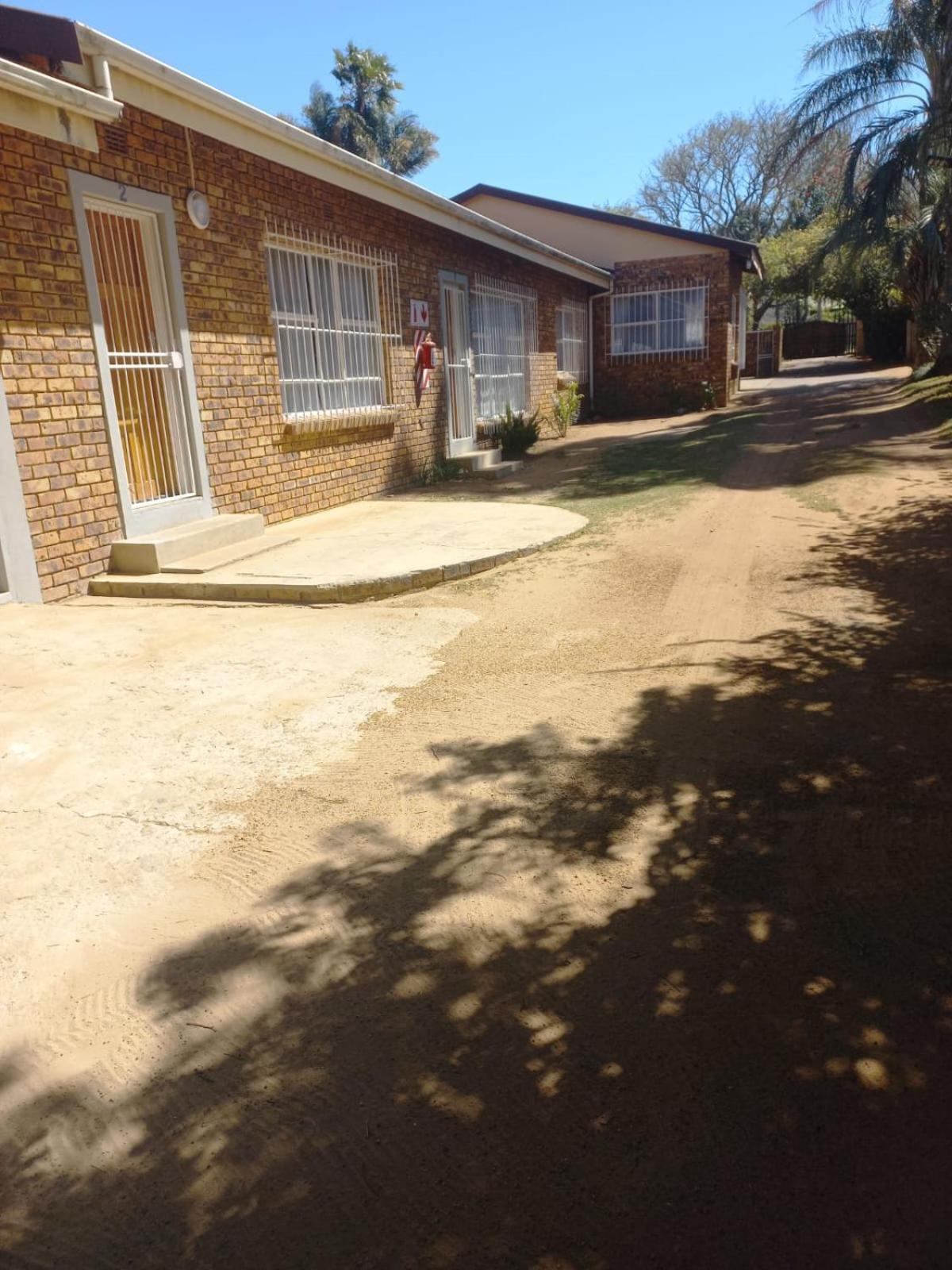 Rocky Hills Guesthouse Piet Retief Exterior foto